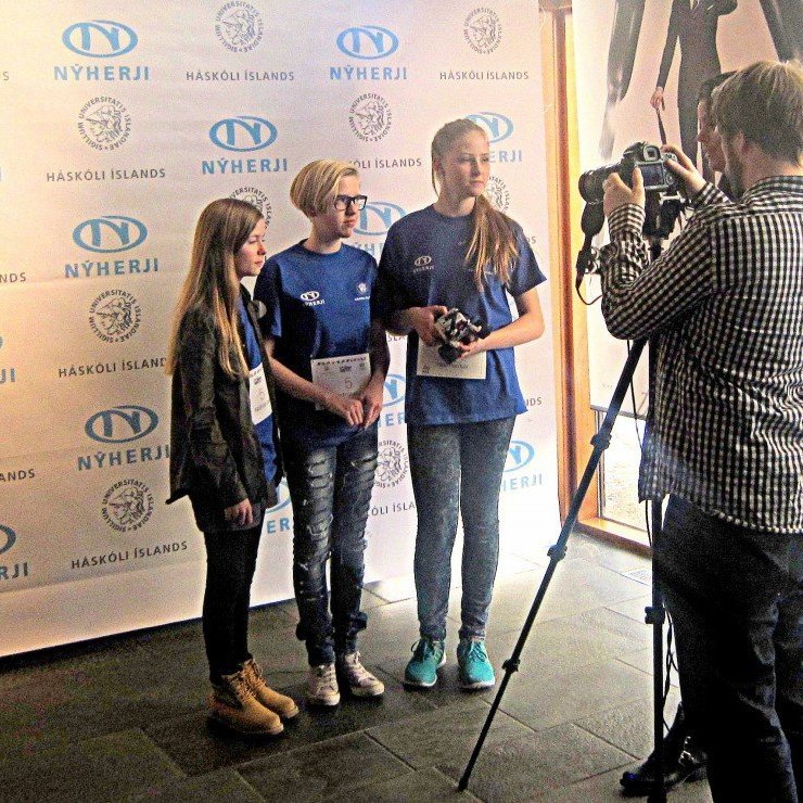 Svo voru allir teknir í viðtal ...