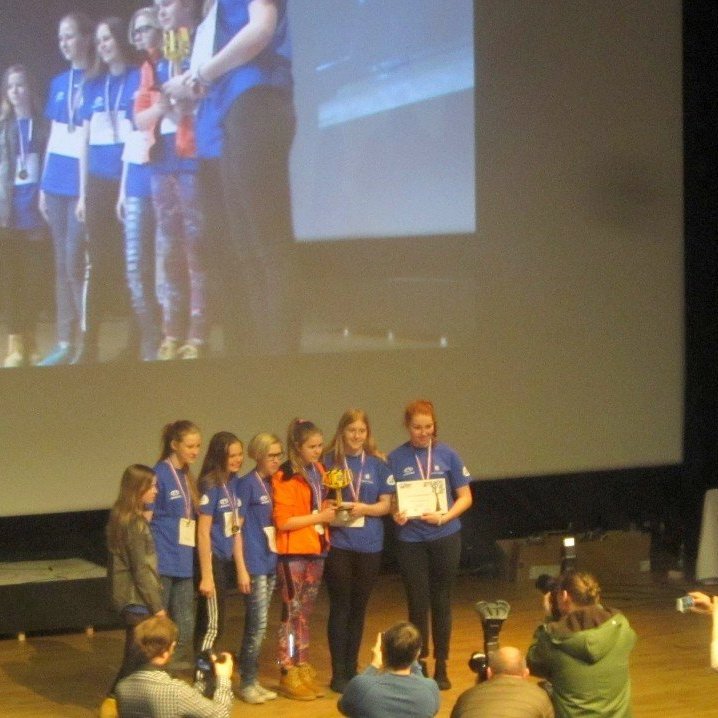 Nafnlausar fengu verðlaun fyrir besta rannsóknarverkefnið.