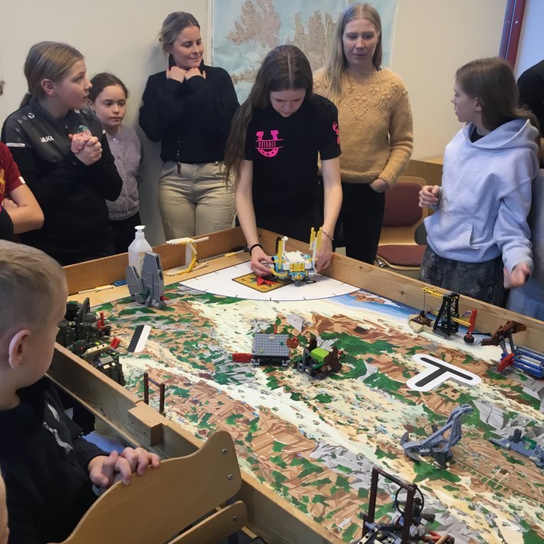 Verið að stilla upp