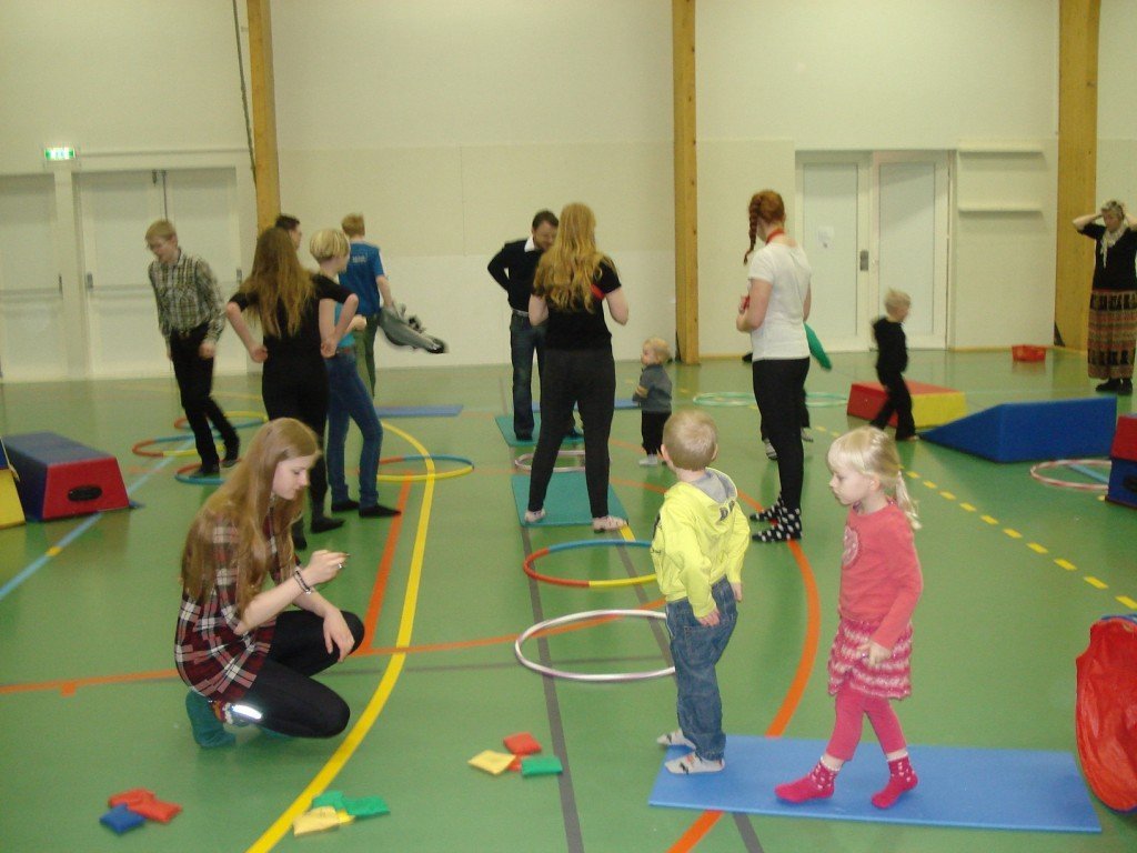Þrautabraut/eltingaleikur í boði 8. - 9. bekkjar