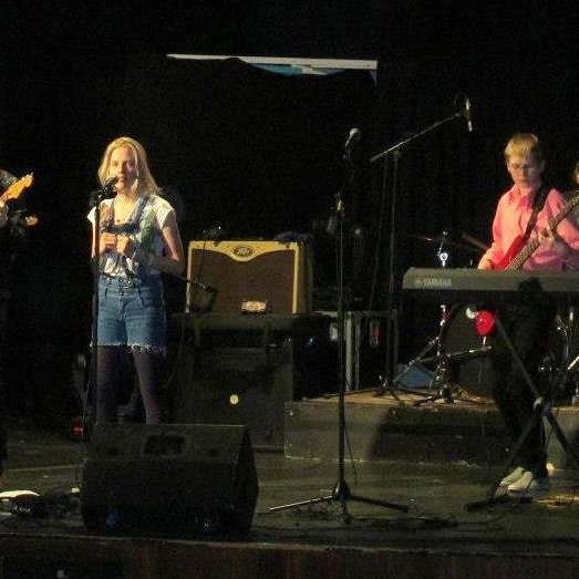 10620751_720116618066590_940264388841242520_n