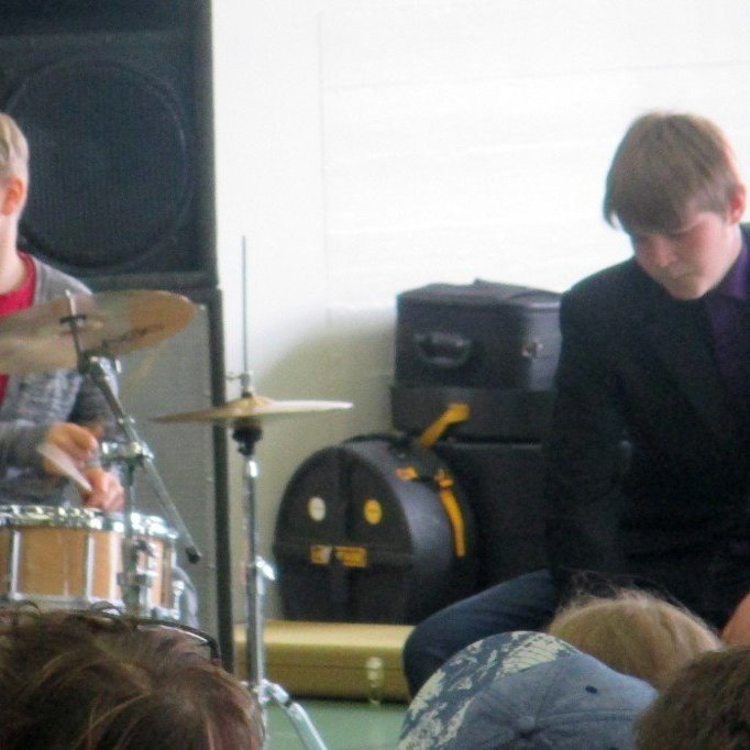 ...og Styrmir og Gestur spiluðu á trommur.