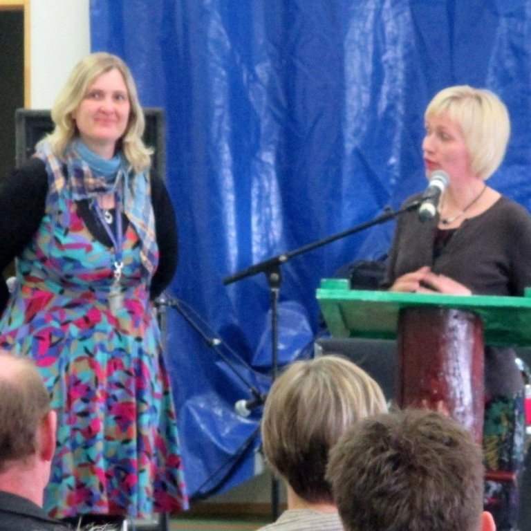 Svo þurfti að óska Ágústu velfarnaðar í nýjum verkefnum ...