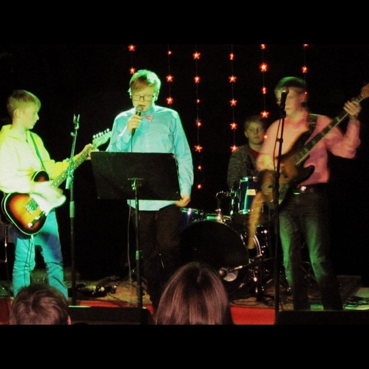 ... Popplag í g-dúr.