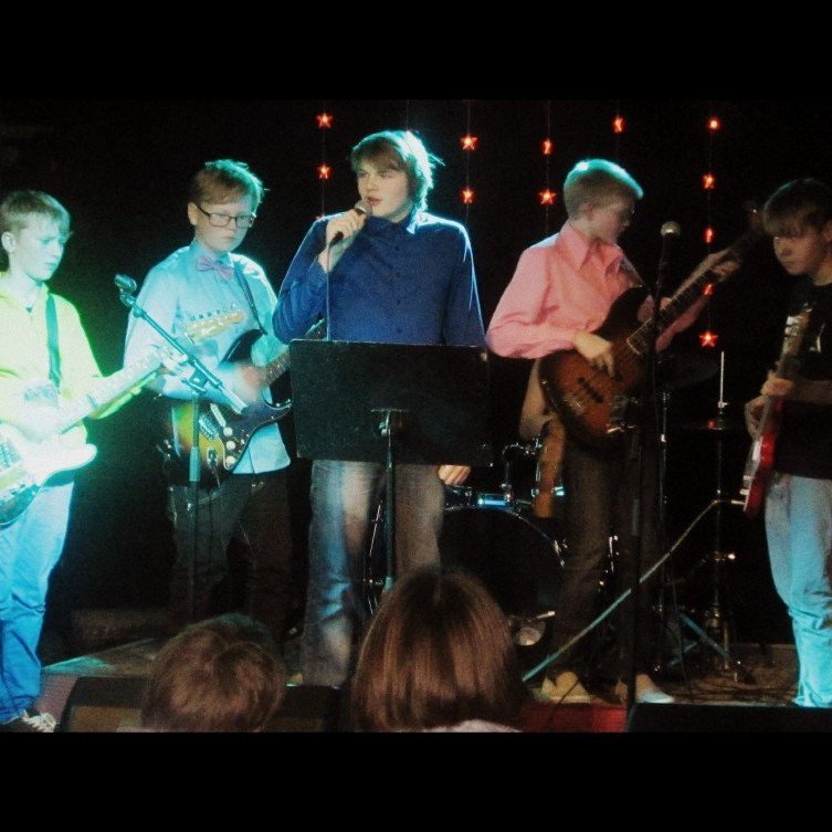 ... Söng fangans úr síðustu árshátíð.