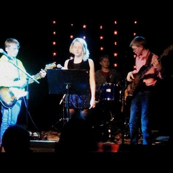 Lára var síðasti flytjandi kvöldsins ...