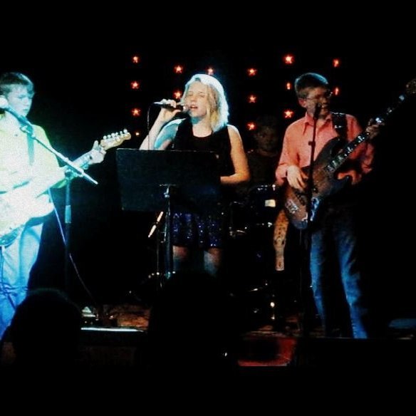 ... með lagið Bróðurást.