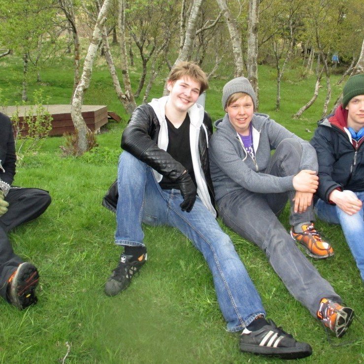 Þessir eru að klára grunnskólann og hressir eftir því.