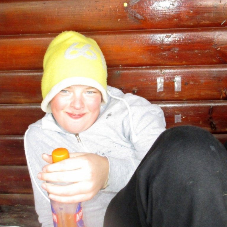 Atli búinn að koma sér vel fyrir.