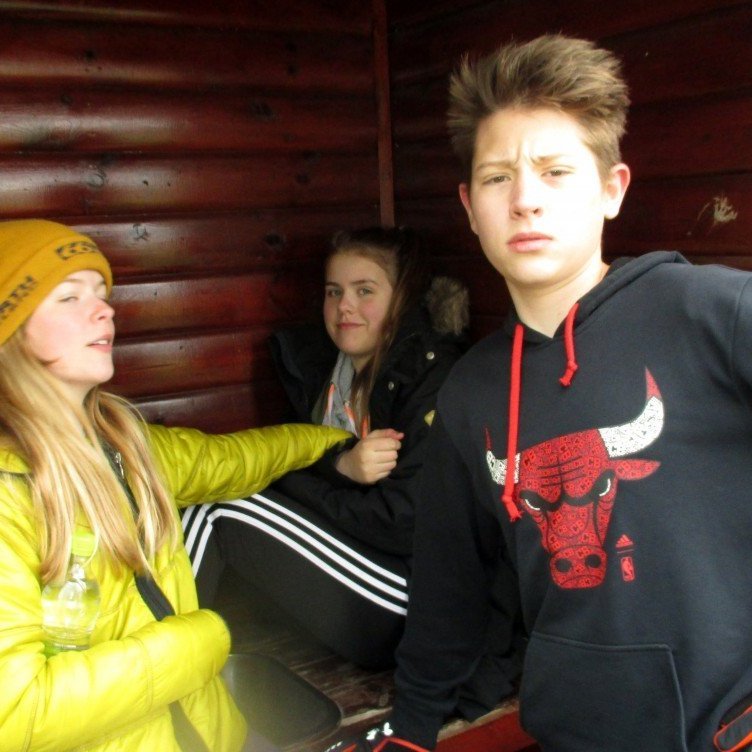 Fleiri glaðir komnir í skjól.