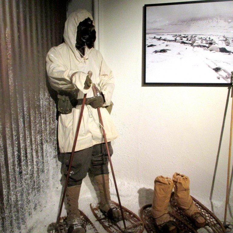 Hermaður tilbúinn í snjóinn.