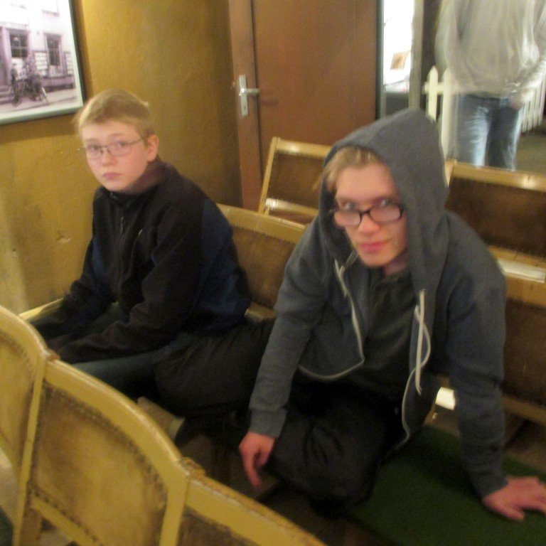 Dvalinn og Valdi í bíóbragganum.