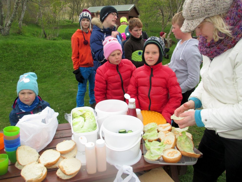 Matarröðin á tjaldstæðinu