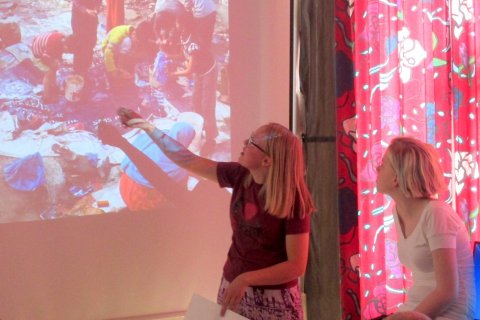 Katla segir frá hreinlætismálunum.